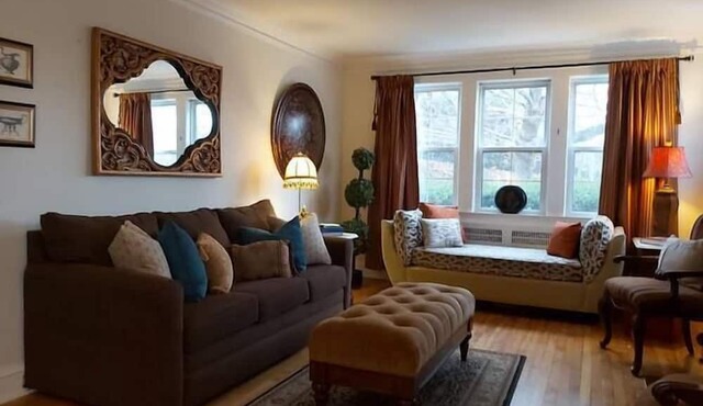 1930's Gingerbread Style - Ambience & Waterviews