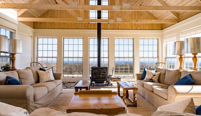 Stunning Secluded Family Cottage With Hiking Trail Access on Property