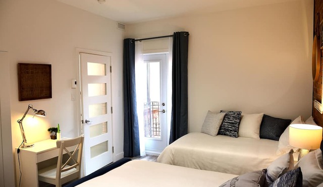 Best Spot in Town! Sunny Terrace - 3 bedrooms w/private bathrooms - Fast WI-FI