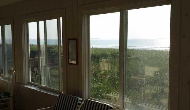 Sunny Beachfront Cottage with Spectacular Ocean Views in Saco