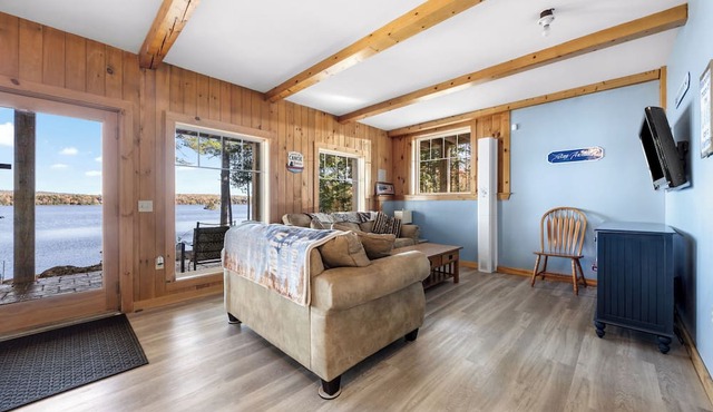 Fall Foliage Lodge near Schoodic Scenic Byway & Acadia National Park w/kayaks in Sullivan