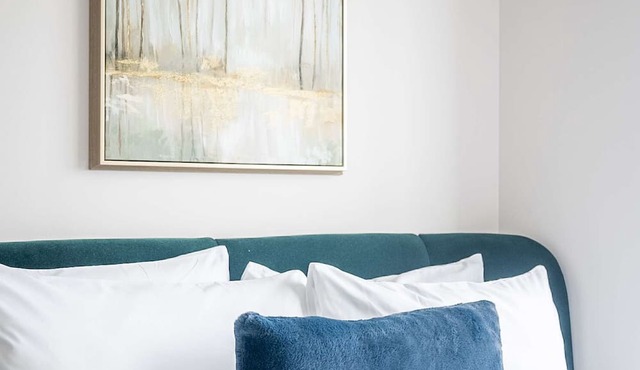 RivetStays | The Neptune Elite Suite – 2 Bedroom Condo