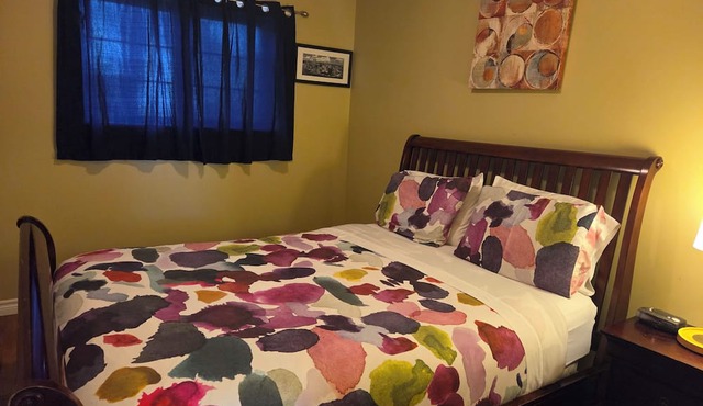 Private and cozy one bedroom sanctuary few minutes from the Airport