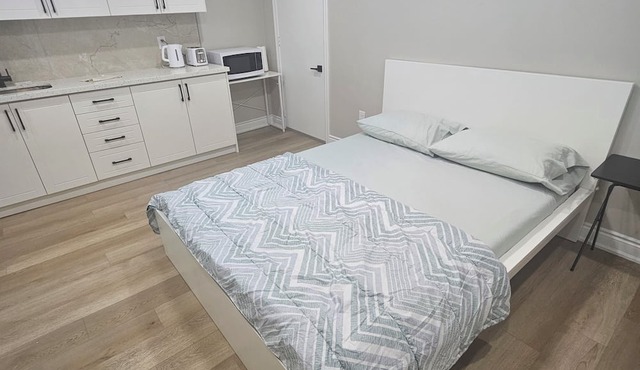 1 Bedroom Suite + Kitchenette