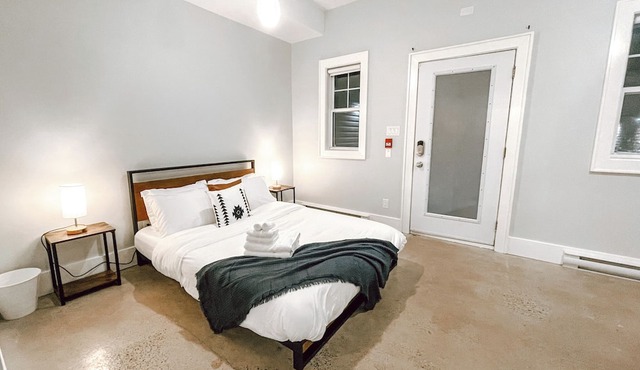 Spacious 1brm Apartment Downtown Halifax- 10min walk to HFX WATERFRONT