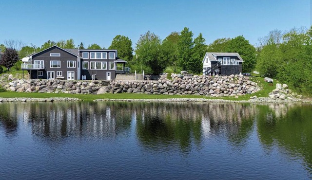 On The Rocks Gagetown Serenity gorgeous waterfront on the Saint John River