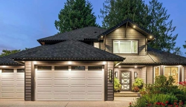Charming 2BR Getaway| Near Fort Langley| Fast WiFi