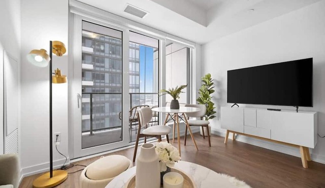 Upscale Condo Steps from DTK