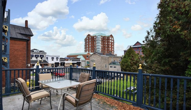 The Noble Suites