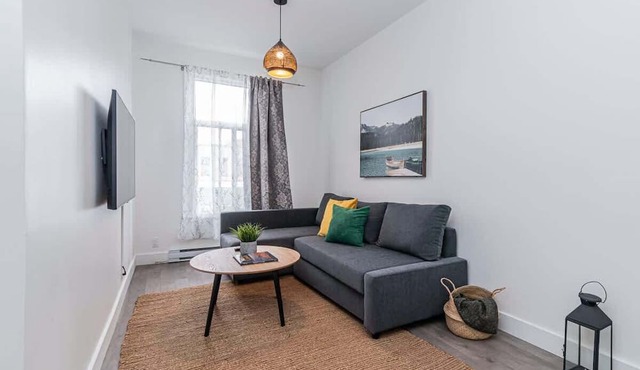 Modern vibrant with Parking – 2BR and confort