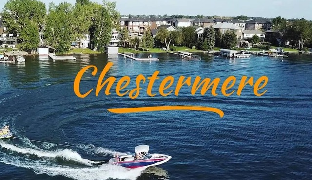 Lake Chestermere /Exsecutive Home, 5BR, Sleep 9 /Golf Course /Near Calgary