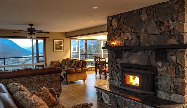 Luxury Mountain Retreat with Breathtaking Views