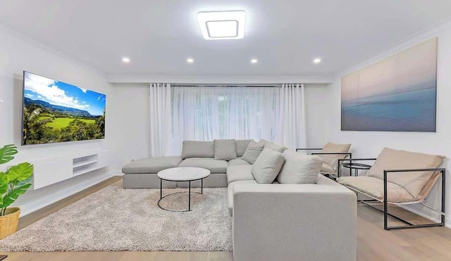 Luxurious Modern 5B3B Home + Magnificent Patio