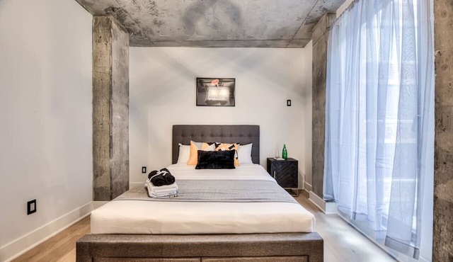 Modern 2BR Suite Old Montreal B3