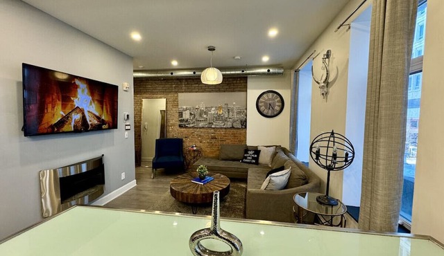 Lovely 3BR Condo in the heart of DT Mtl