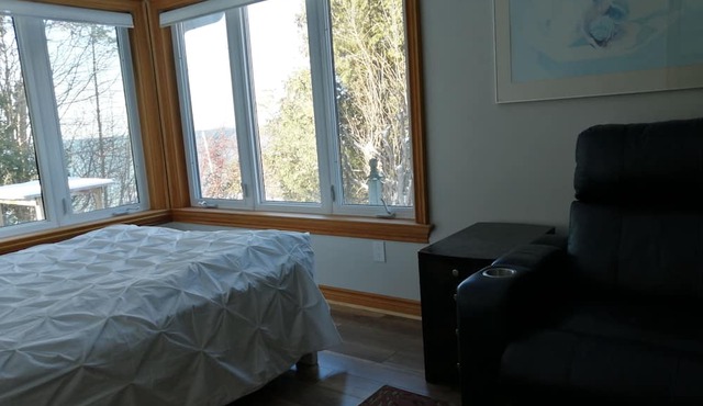 Lakefront Cottage w/Hot Tub, BBQ Grill, Patio, Fire Pit, Dock, Sauna, Fire Place