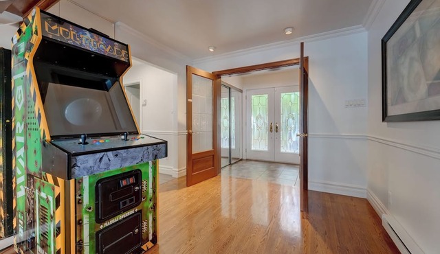 Spacious Lakefront Champlain lake with SPA