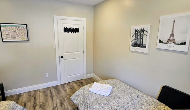 Spruce Suite (Broken Pine)