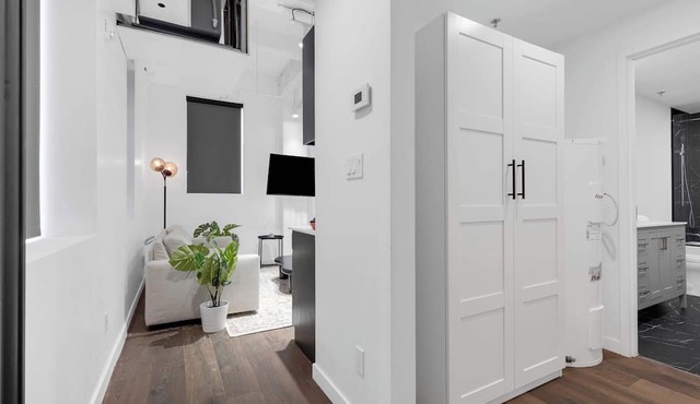 Downtown Montreal Loft | 3 Beds Sleeps 6 Steps from Centre Bell