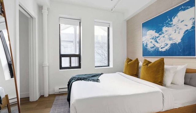 Bakan- Queen 1Bedroom Old Montreal