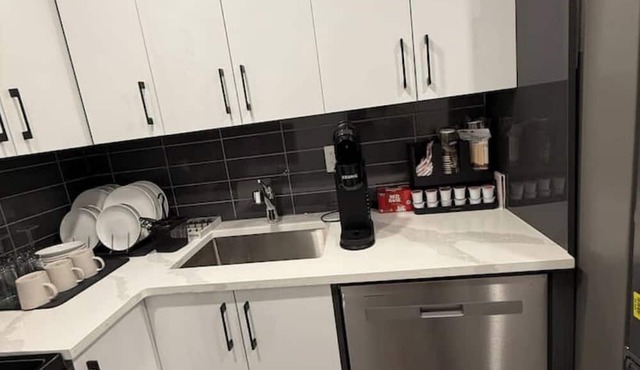 Cozy 2-Bedroom Short-Term stay in Calgary, AB. Canada.