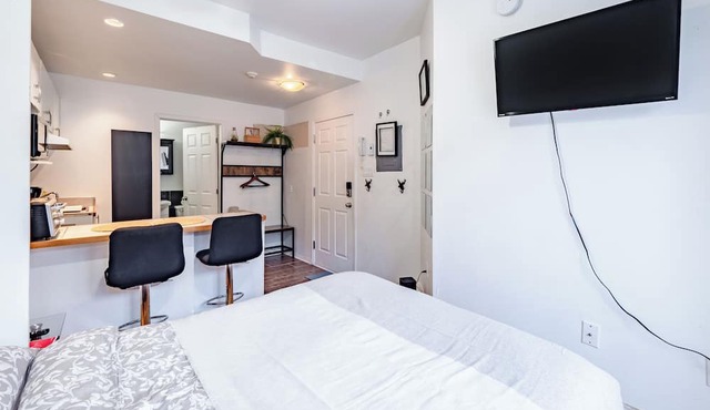 Studio COZY/Rue Ste-Catherine