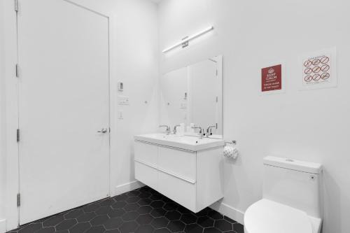 LiV MTL Plaza Grand Luxe Penthouse Near Downtown Montreal