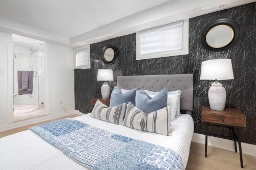 Modern West End 1BR With 2 Baths Sleeps 4 & TV