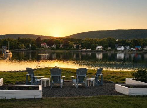 Bailey House Inn - Georgian Waterfront Retreat