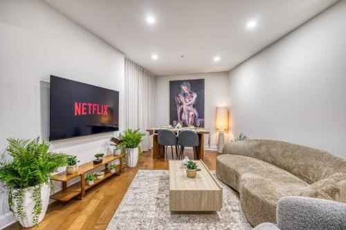 Exceptional Luxury Apartment Spacious & Free Parking
