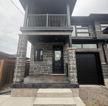 Stylish New Home Near Downtown & Highway