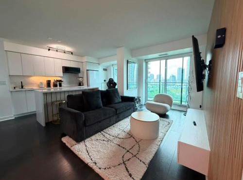 Lakefront Oasis Modern 1BR w Den with Parking