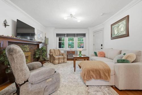 Chic 2BR With Workspace - 2-Min Walk to Beach