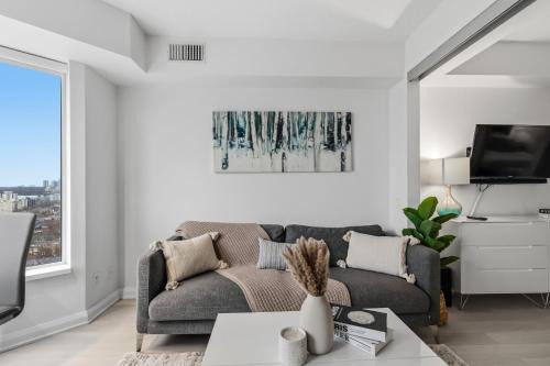 Chic Yorkville 1BR Suite