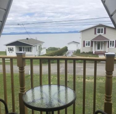 Chalet Le Pointu - St-Lawrence River View