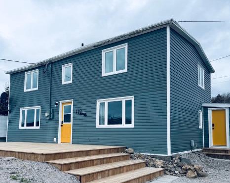 Home From Away - Year Round Oceanview Home Pouch Cove NFLD