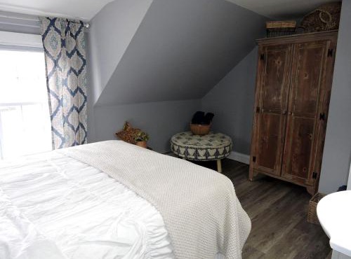 Cabin Retreat for Nature and City Exploration near Sebago Lake State Park, ME