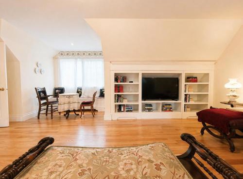 Cozy 1-Bedroom Stay in a Shared Home