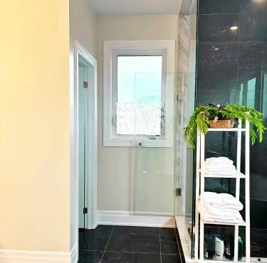 NEW Spacious BR with Ensuite Bathroom