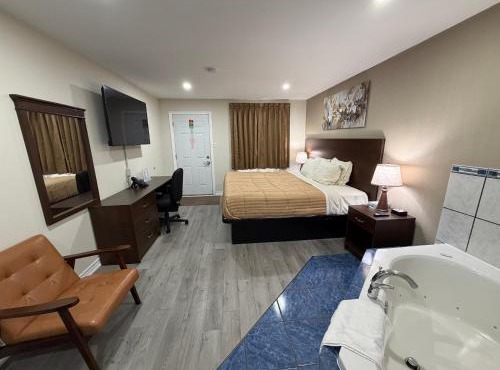 Perth Plaza Inn & Suites