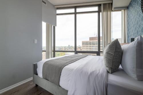 Modern 2BR Haven Luxury Stay in Financial Dist