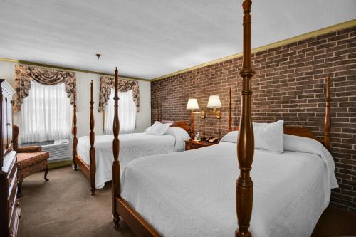 Lamies Inn & The Old Salt Tavern