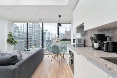 Chic City Oasis with Cafes & Bars at your Doorstep