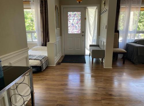Spacious Bright Home In Woodbridge