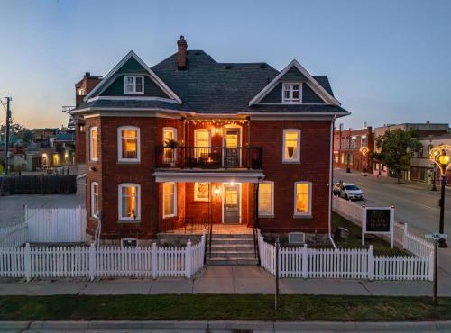 Historic Luxury Retreat in Downtown Kingsville