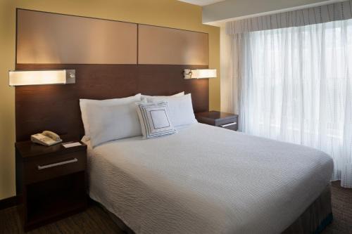 Cambridge Suites Mississauga