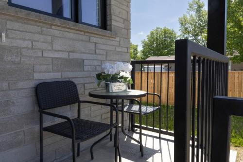 Executive Luxury Condo Corporate Stay Sleeps 4