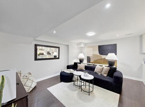 Luxury 2BR Suite Stylish Stay with 2 Free Parking