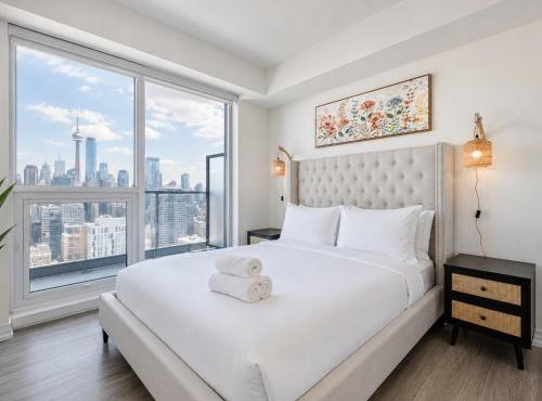 Central 2BR Suite with Queen Beds - DT