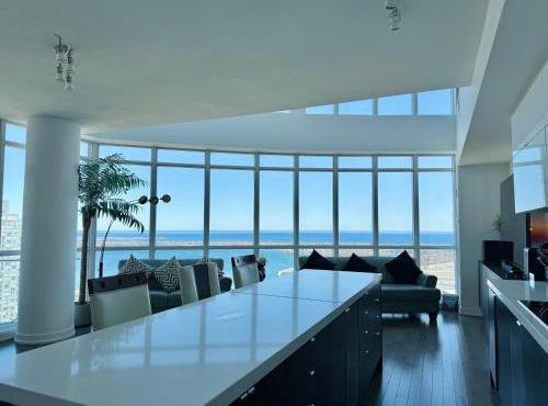 Two Storey Penthouse with 2 Parkings and Lake & City Views